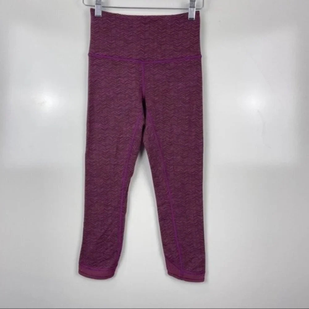 Lululemon Transcend Crop Chevron Print Perforated Leggings Women's Size 4